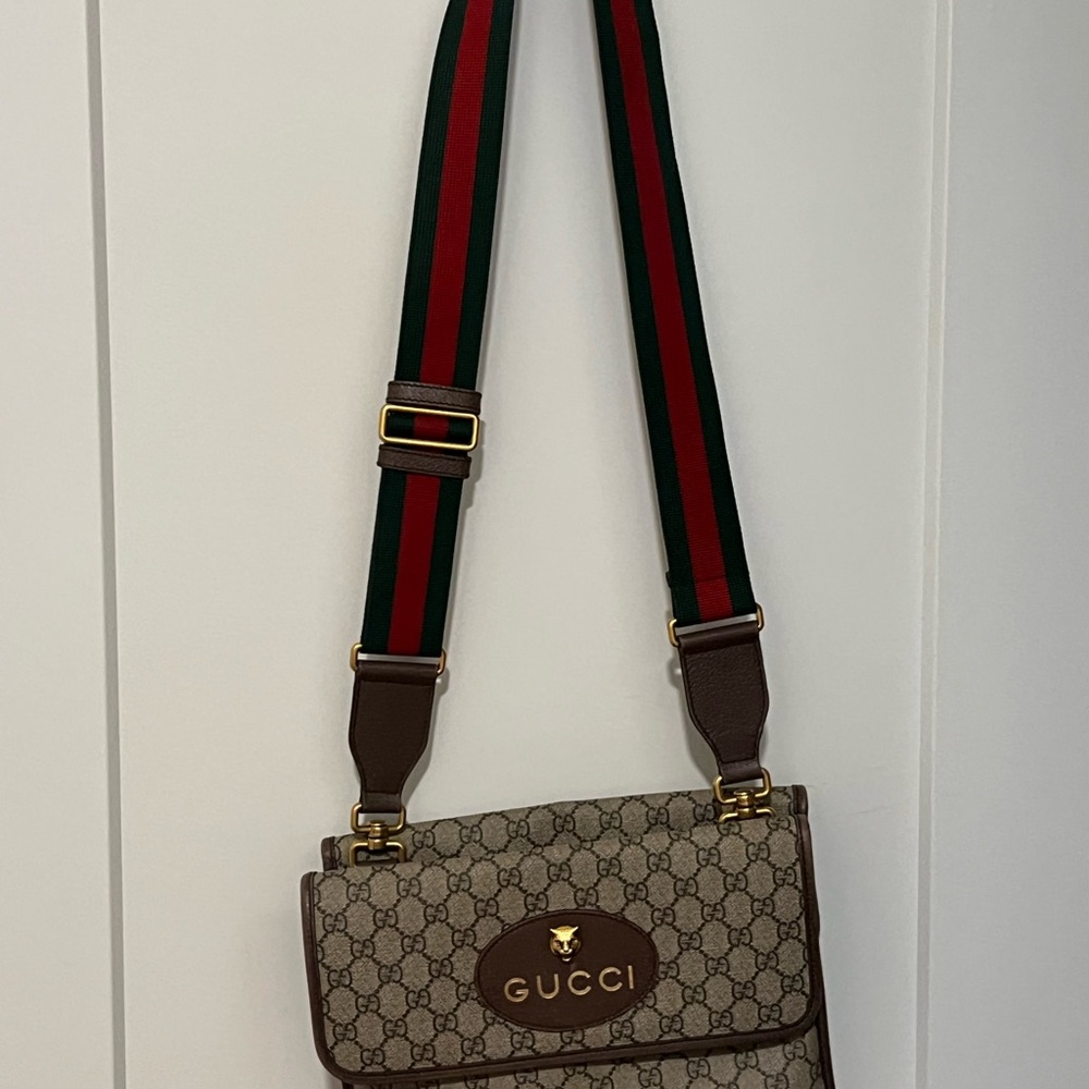Gucci Brown Crossbody Bag with Green and Red Strap